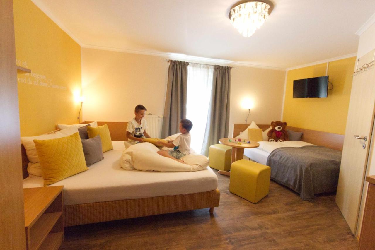 Gaestehaus Zehmerhof Bei Erding * Вальпертскирхен